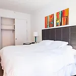 Unbeatable Apartment In Midtown Manhattan